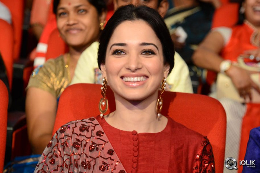 Tamannaah-at-Speedunnodu-Movie-Audio-Launch